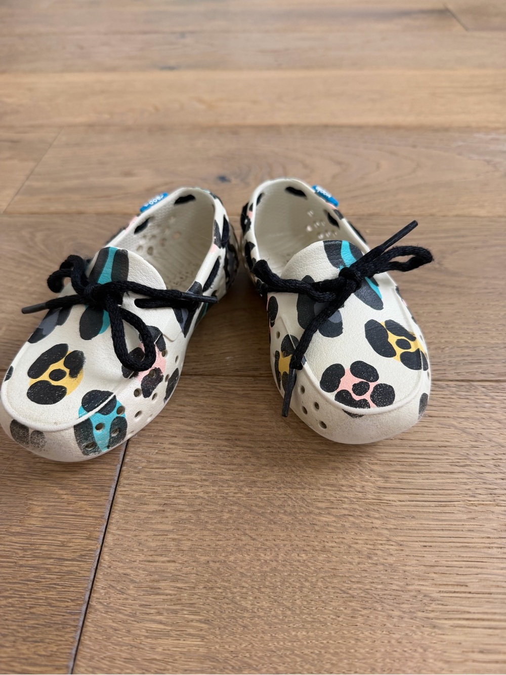 Kids Cream Paw-Print Water Shoes with Black Laces